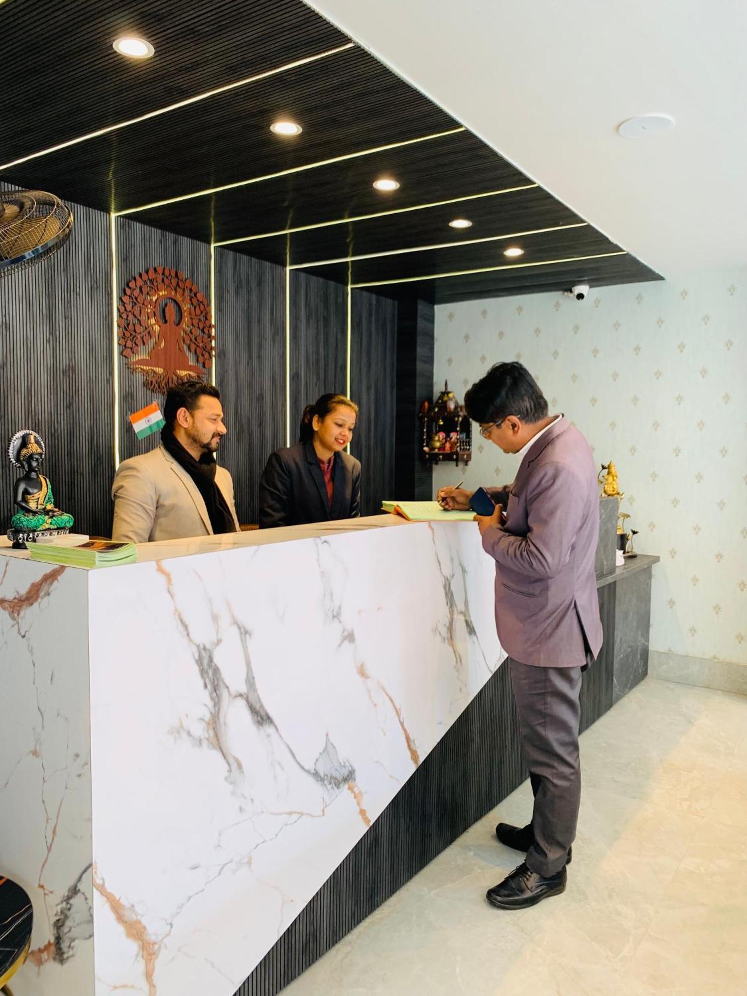Hotel Nirvana Bliss, Behind Parmarth Niketan Rishikesh Exterior photo